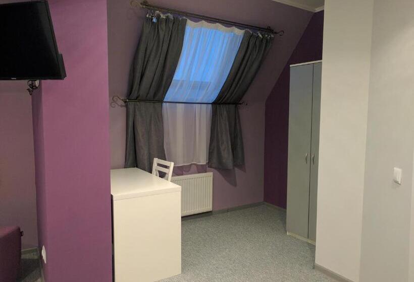 جناح جونيور سوبريور, Art Hotel Palma