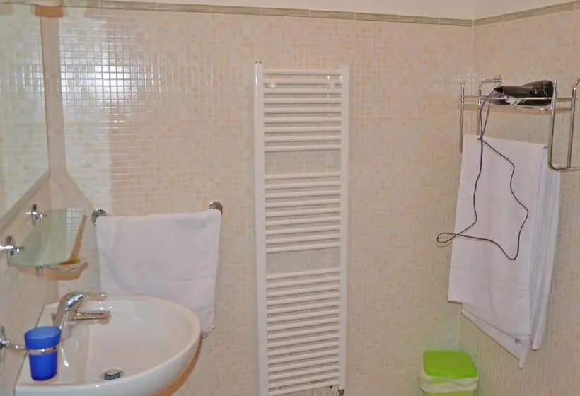 スタンダード４人部屋, B&b Casa Cavour