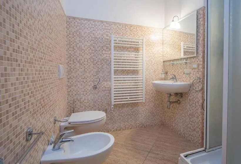 コンフォートトリプルルーム, B&b Casa Cavour
