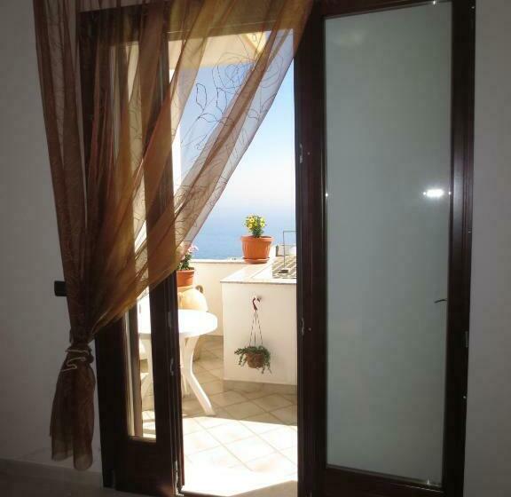 חדר סטנדרט נוף לים עם מרפסת, B&b L Orizzonte