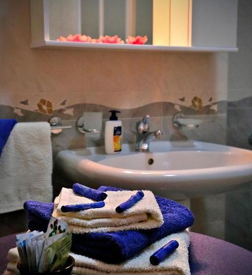 חדר סטנדרט לשלושה עם מרפסת, B&b L Orizzonte