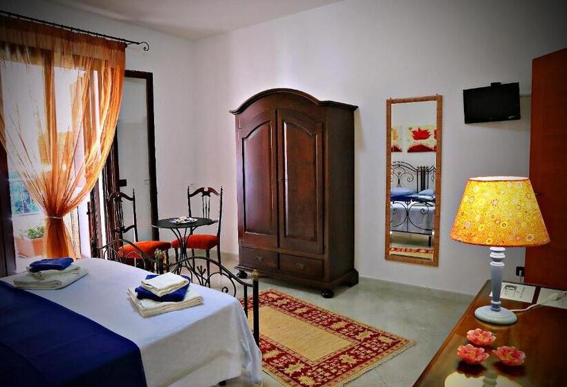 חדר סטנדרט לשלושה עם מרפסת, B&b L Orizzonte