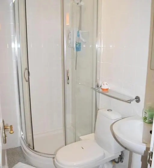スタンダードシングルルーム, Gatwick Castle B&b