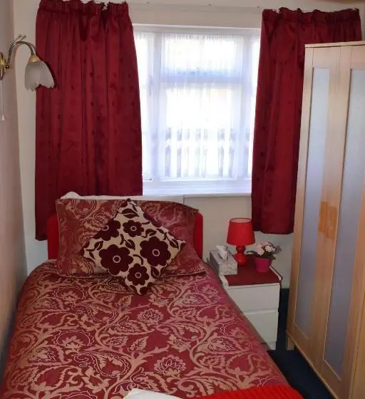 スタンダードシングルルーム, Gatwick Castle B&b
