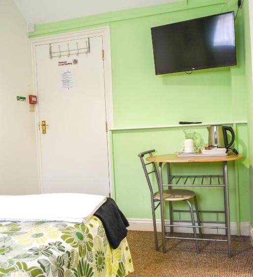 Номер Стандарт, Gatwick Castle B&b