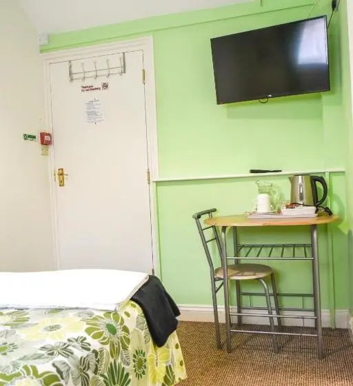 スタンダードルーム, Gatwick Castle B&b