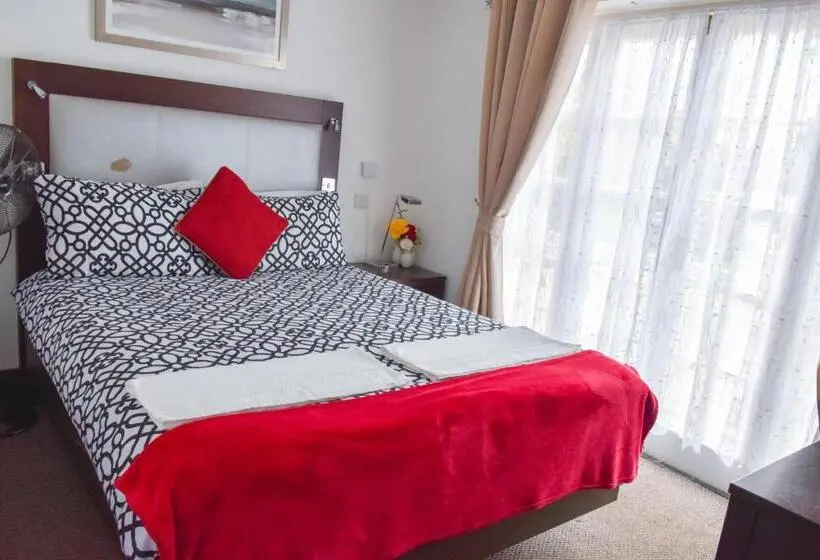 スタンダードルーム, Gatwick Castle B&b
