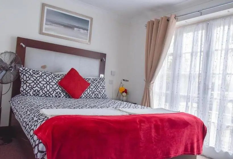 スタンダードルーム, Gatwick Castle B&b