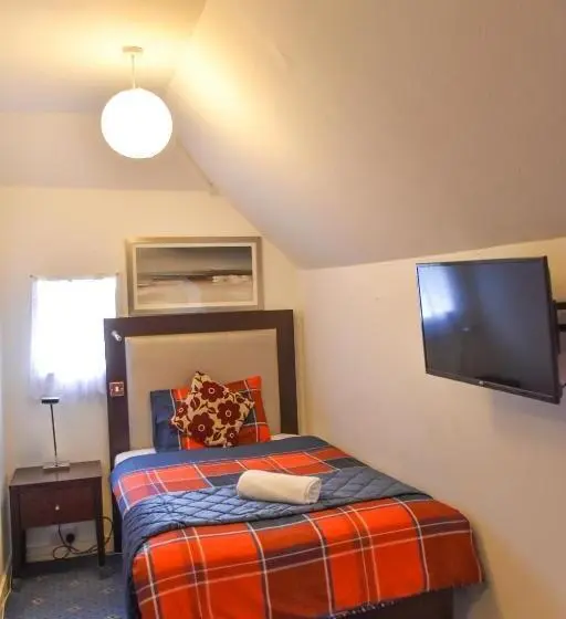 スタンダードトリプルルーム, Gatwick Castle B&b