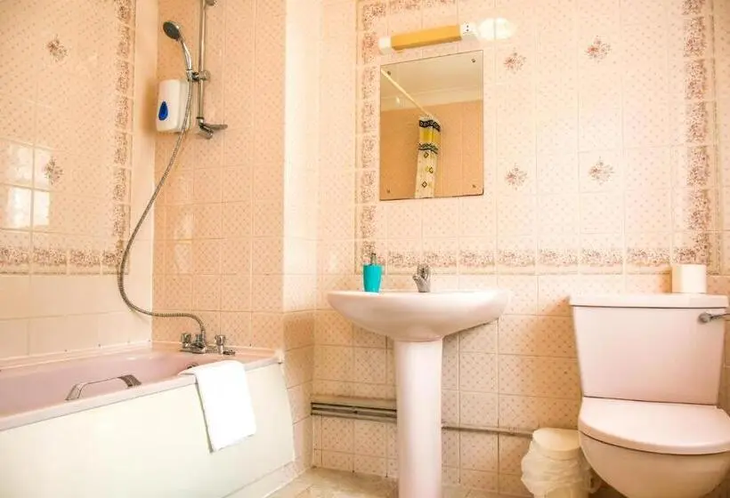 ファミリールーム, Gatwick Castle B&b