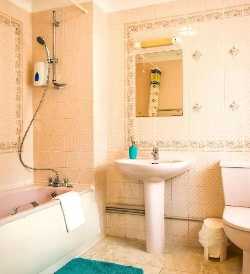 ファミリールーム, Gatwick Castle B&b
