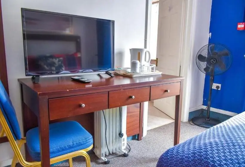 ファミリールーム, Gatwick Castle B&b