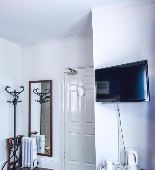 Семейный Номер Superior, Gatwick Castle B&b