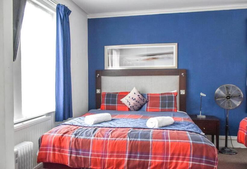 Семейный Номер Superior, Gatwick Castle B&b