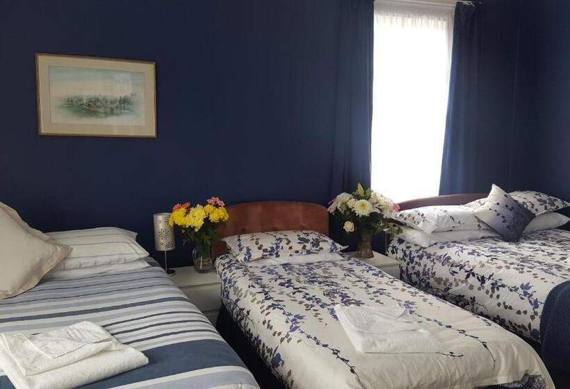 Семейный Номер Superior, Gatwick Castle B&b