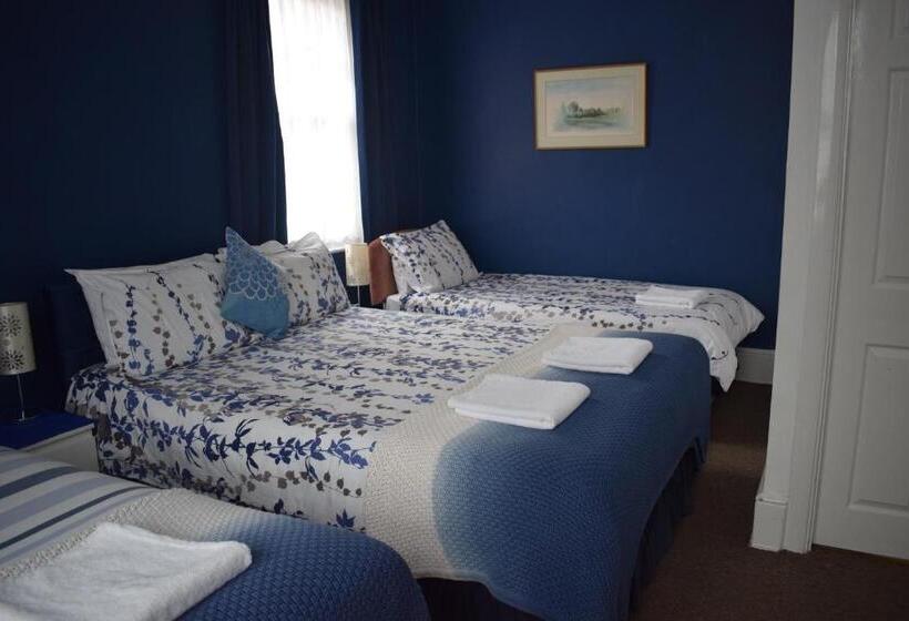 Семейный Номер Superior, Gatwick Castle B&b