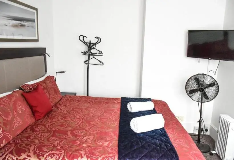 デラックスルーム, Gatwick Castle B&b