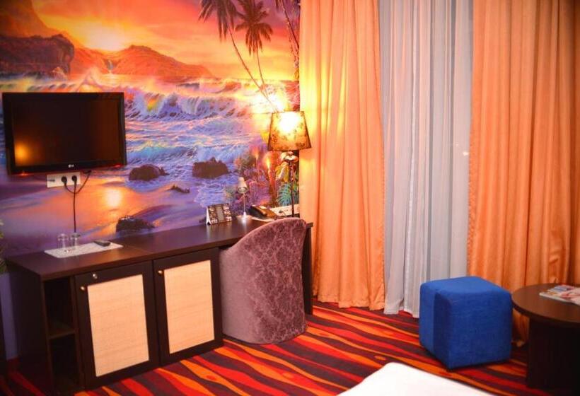 اتاق استاندارد با تراس, Sapar Standart