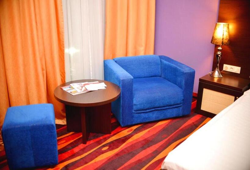 اتاق استاندارد با تراس, Sapar Standart