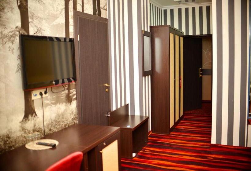 اتاق استاندارد با تراس, Sapar Standart