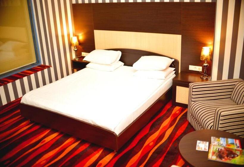 اتاق استاندارد با تراس, Sapar Standart