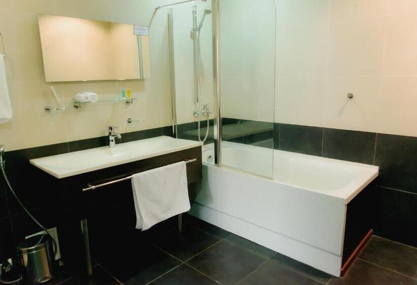 اتاق لوکس خانوادگی, Sapar Standart