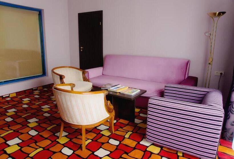 سوییت, Sapar Standart