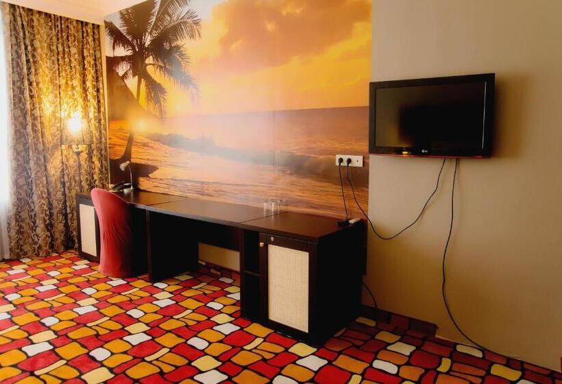 اتاق لوکس خانوادگی, Sapar Standart