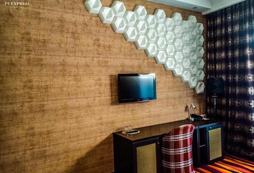 اتاق لوکس خانوادگی, Sapar Standart