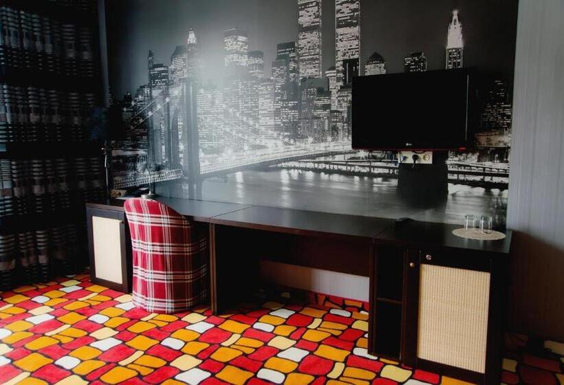 اتاق استاندارد با تخت بزرگ, Sapar Standart