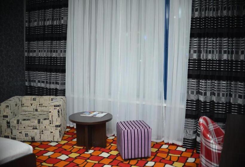 اتاق لوکس خانوادگی, Sapar Standart