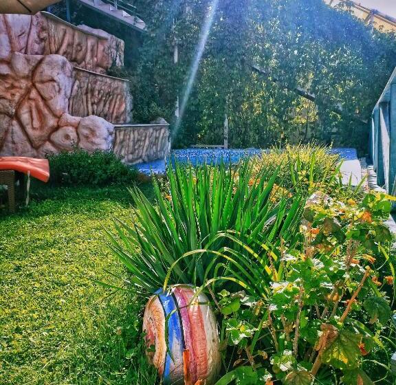 اتاق لوکس خانوادگی, Sapar Standart