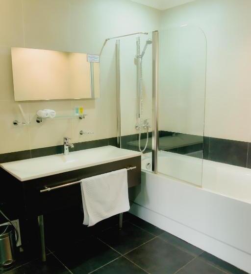 اتاق استاندارد با تراس, Sapar Standart