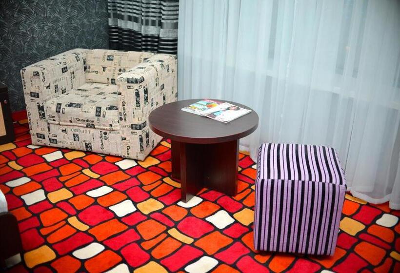 اتاق استاندارد با تراس, Sapar Standart