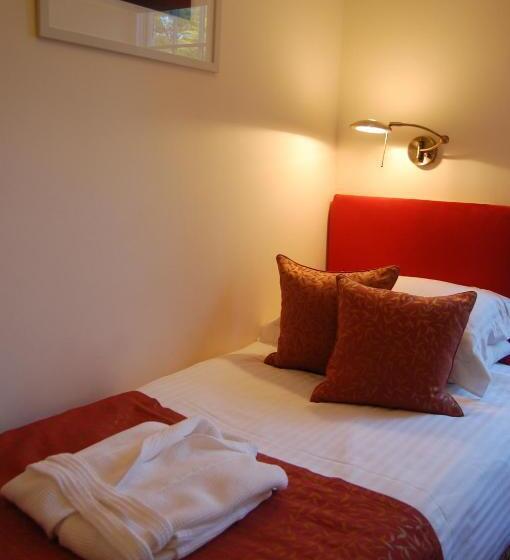 스탠다드 싱글 룸, Warwick House