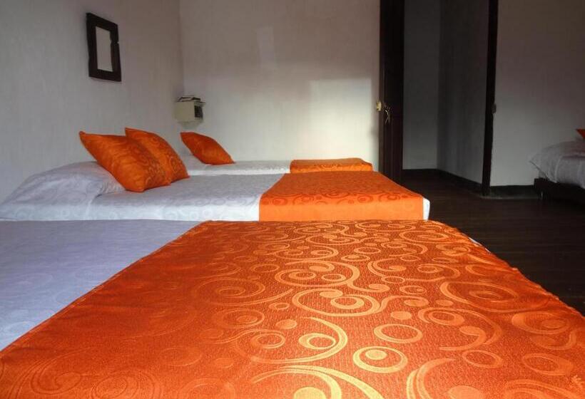 Кровать в Общей Комнате, Raices Hotel San Agustin