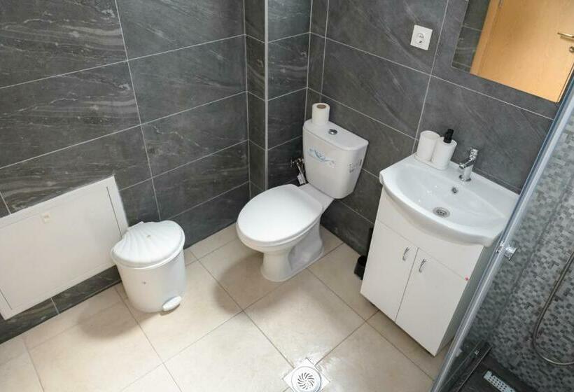 تختخواب در اتاق مشترک, Skopje Hostel