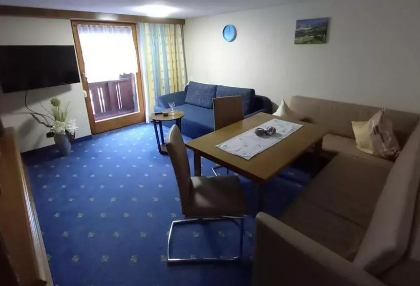 Huoneisto 1 Makuuhuone Näkymä, Haus Tirol Appartements
