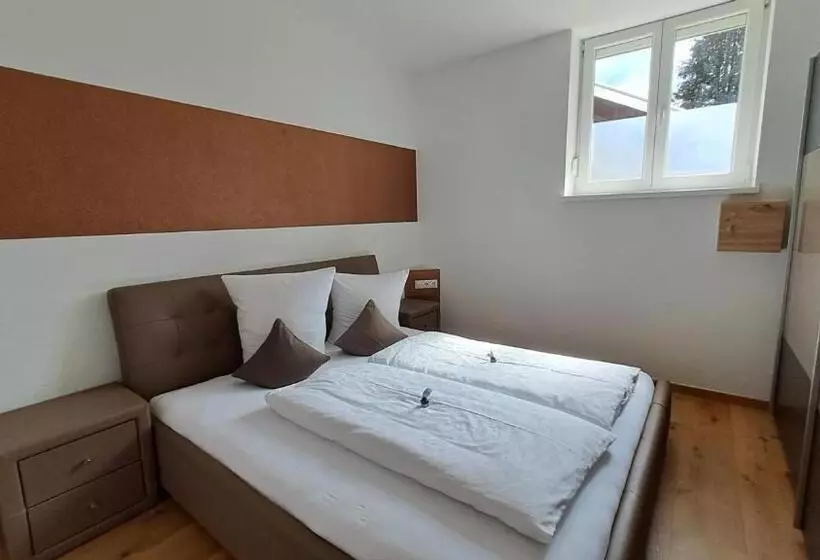 Huoneisto 1 Makuuhuone Pohjakerros, Haus Tirol Appartements