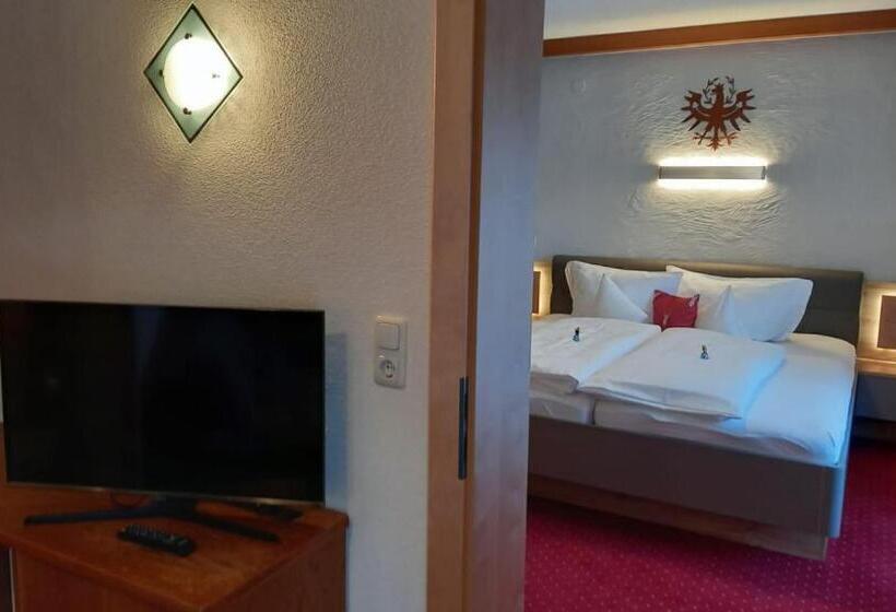 带3个卧室的公寓, Haus Tirol Appartements