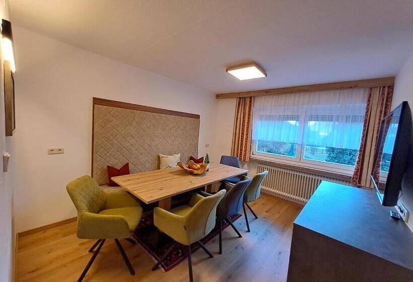 Апартаменты 3 Спальни, Haus Tirol Appartements