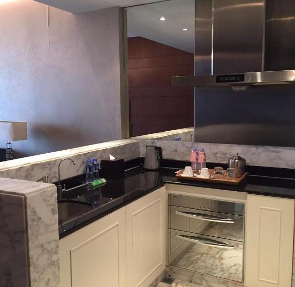 סוויטה אקזקיוטיב, Hiyet Oriental