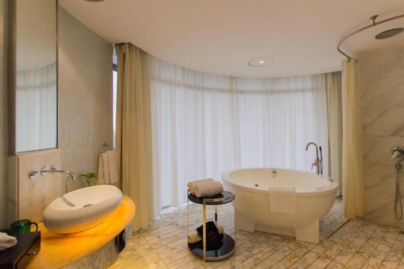 סוויטה אקזקיוטיב, Hiyet Oriental