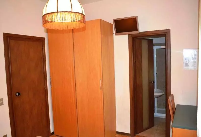 اتاق اکونومی, Smeraldo