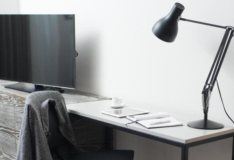 스탠다드 스튜디오, Staybridge Suites London Vauxhall, An Ihg