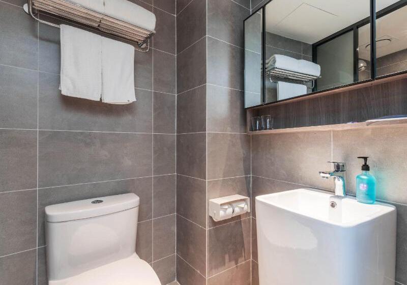 חדר סופריור, Hanting