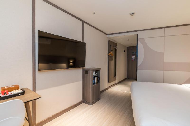 חדר סופריור, Hanting