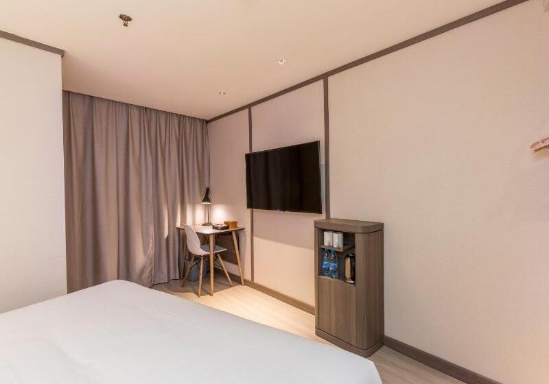 חדר סופריור, Hanting