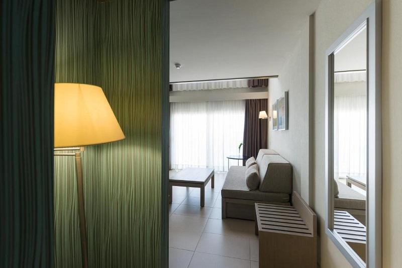 חדר סופריור, Hanting