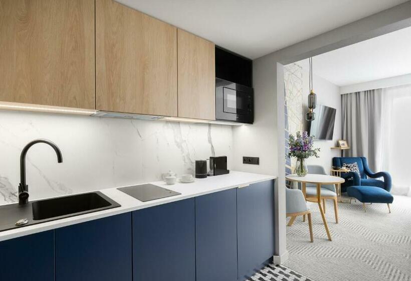 标准间带双人床, Royal Tulip Warsaw Centre